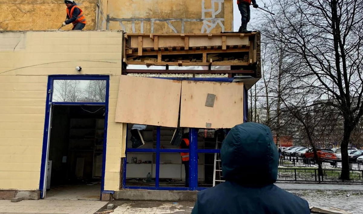В Петербурге демонтировали незаконные торговые павильоны - tvspb.ru