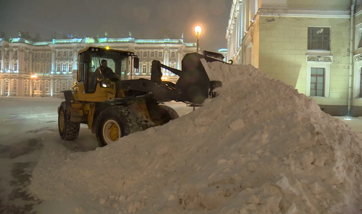 Уже более 7 тысяч «кубов» снега вывезли с дорог Петербурга - tvspb.ru