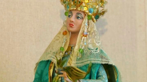 Оксана Маслова побывала в Петербургском музее кукол на выставке Анны Жабревой «Бенефис куклы»