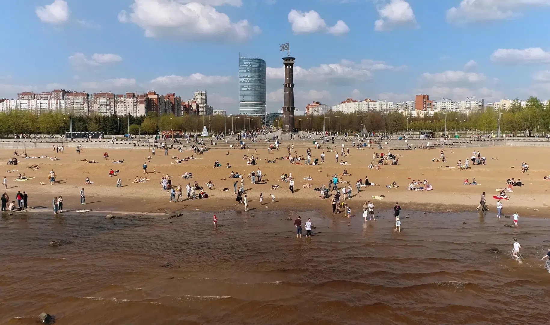 Пляжи санкт. Санкт-Петербург пляжи для купания. Пляж в Питере. Лето пляж городской. Питер пляжи для купания фото.