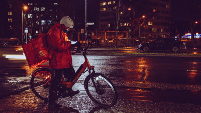 Не курьером единым. Какие профессии сейчас востребованы на рынке труда