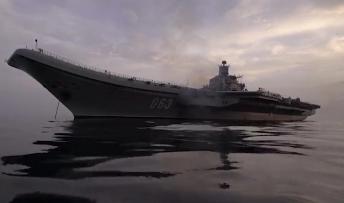 Открытое горение на крейсере «Адмирал Кузнецов» ликвидировали - tvspb.ru
