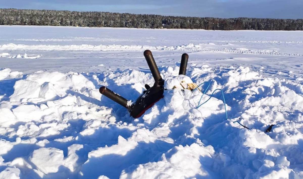 Спасатели нашли вмерзшую в лед Финского залива мину времен войны - tvspb.ru