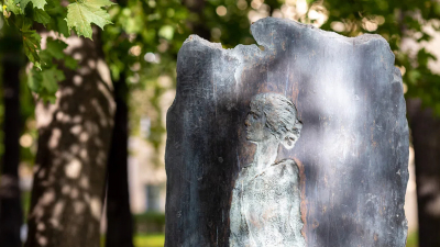 В День пожилых людей музей Анны Ахматовой приглашает пенсионеров на бесплатные экскурсии