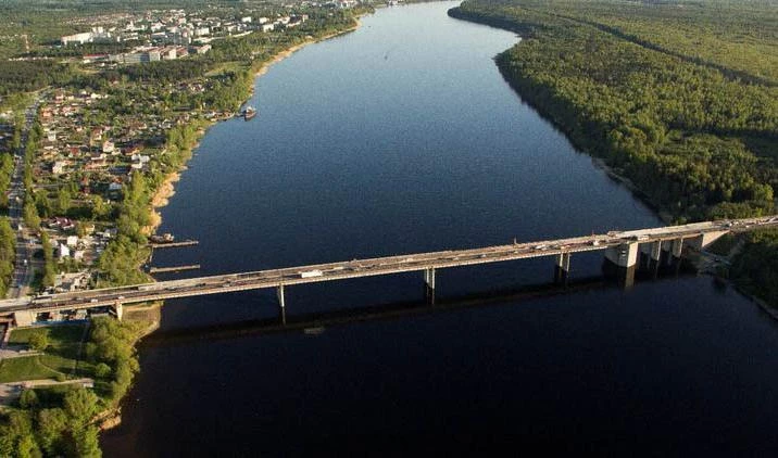 Движение по Ладожскому мосту ограничили из-за поломки деформационного шва - tvspb.ru