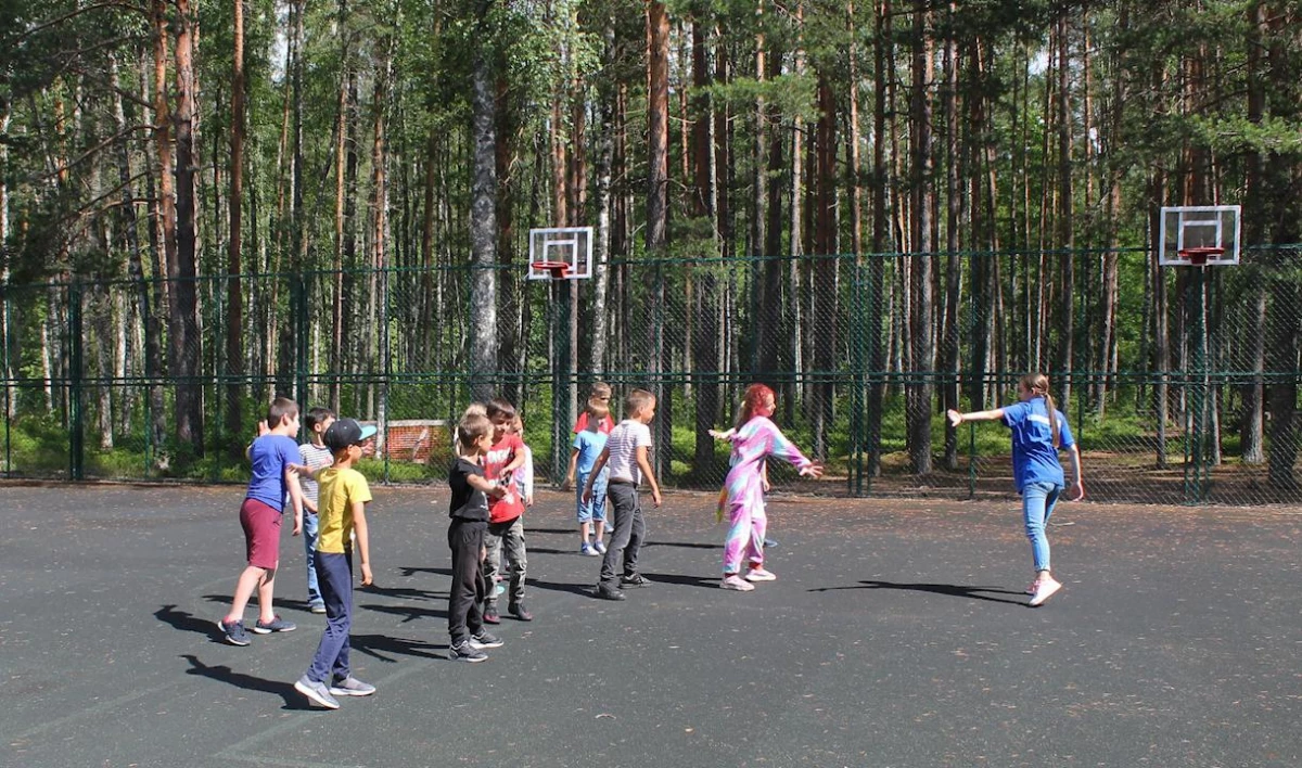 На летний отдых детей в лагерях Петербурга город выделил более 3,5 млрд рублей - tvspb.ru