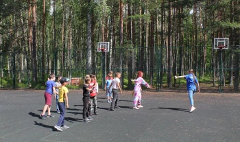На летний отдых детей в лагерях Петербурга город выделил более 3,5 млрд рублей