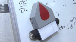 Роботы ИТМО: Механический ластик и лесник на колёсах