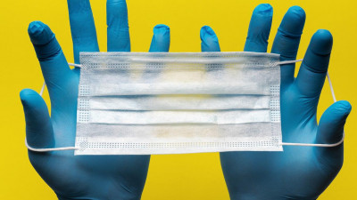 Во Франции за отсутствие маски в общественных местах будут штрафовать на 135 евро