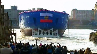 Атомный ледокол «Сибирь» спустили на воду в Петербурге