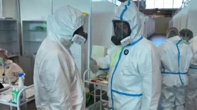 Три павильона госпиталя в «Ленэкспо» готовят для приема пациентов с COVID-19