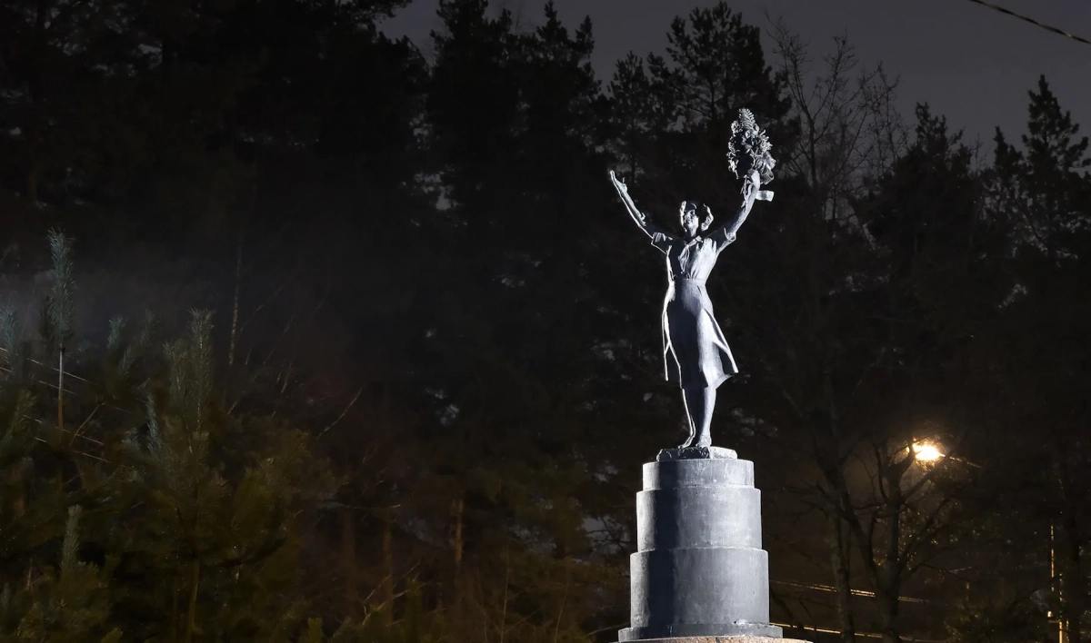 Памятник «Привет» на Лахтинском проспекте получил подсветку - tvspb.ru
