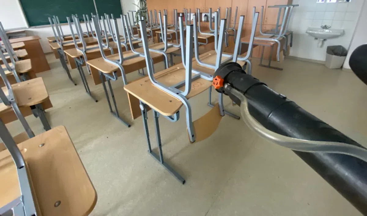 132 соцобъекта обработали в Ленобласти на внеплановых школьных каникулах - tvspb.ru