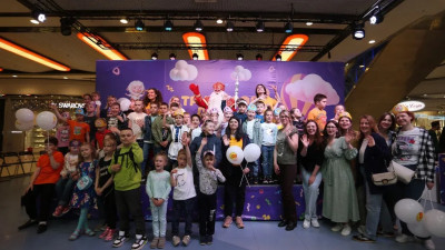 Дед Мороз из Великого Устюга поздравил петербуржцев с началом лета