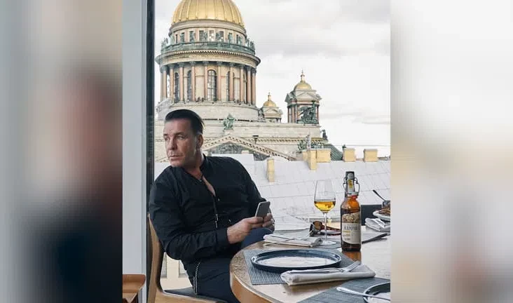 Тилль Линдеманн снял клип о пионерах - tvspb.ru