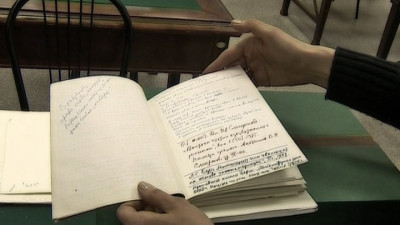 Культурная россыпь: в Пушкинском доме продолжают описывать документы Дмитрия Лихачева