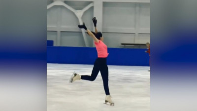 Фигуристка Елизавета Туктамышева показала, как проходит ее тренировка