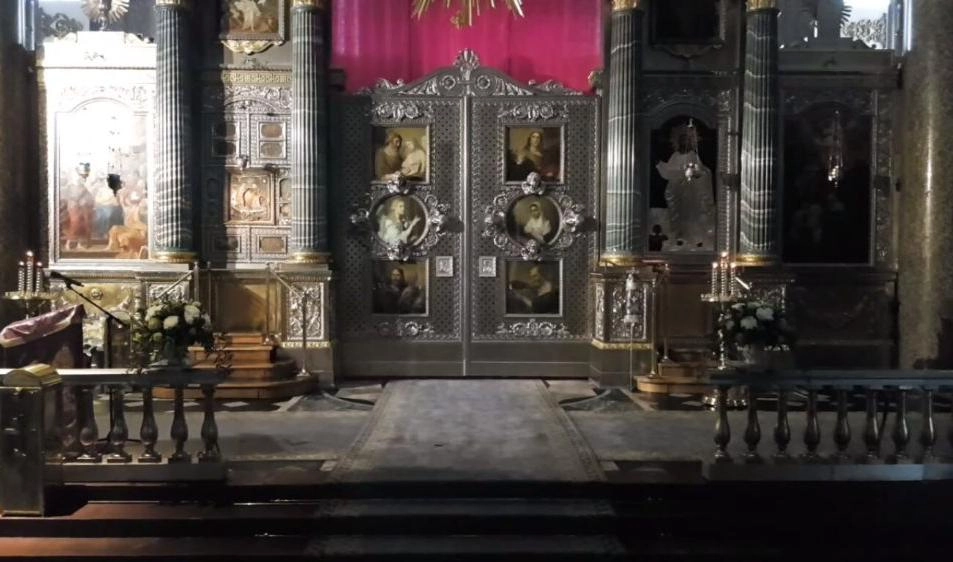 Казанский собор провел онлайн-трансляцию божественной литургии - tvspb.ru
