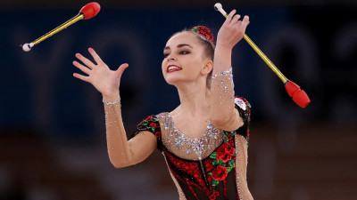 Петербуржская гимнастка Дина Аверина стала шестнадцатикратной чемпионкой мира