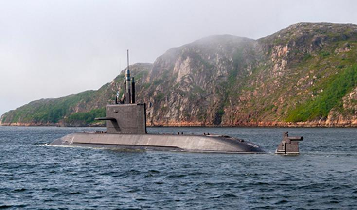 Подводная лодка «Санкт-Петербург» проходит проливную зону | Телеканал ...
