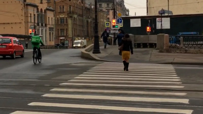 «Рабочая» неделя в Петербурге начинается с ограничений