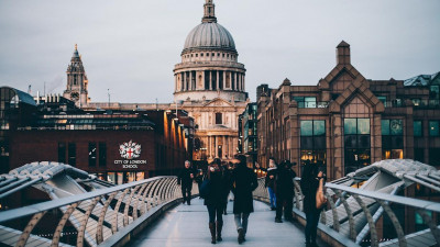 Жителям Лондона могут запретить ходить в гости из-за коронавируса