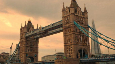 Российские дипломаты, высылаемые из Лондона, вылетят в Москву сегодня спецрейсом