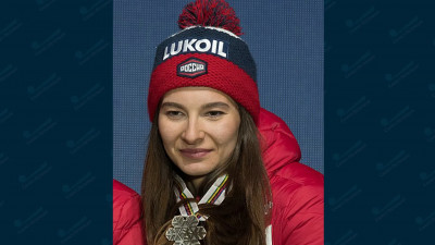 Лыжница Наталья Непряева принесла России первую медаль на Олимпиаде