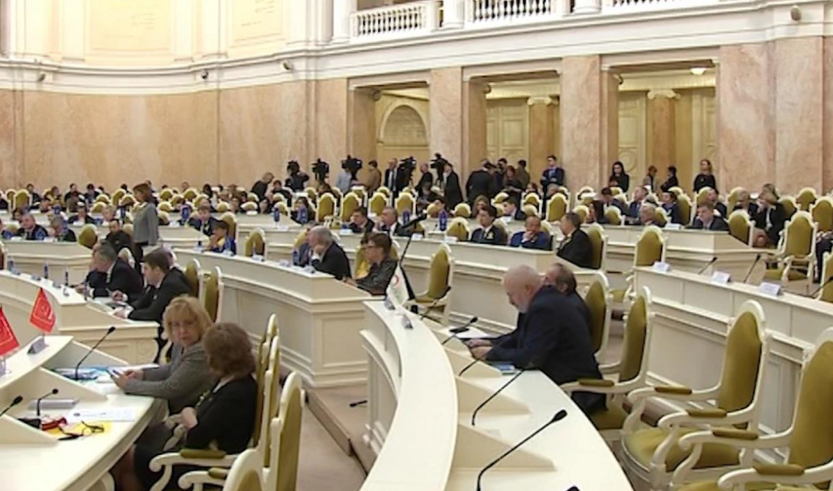 Депутаты ЗакСа упрощают сбор подписей для участия в выборах губернатора - tvspb.ru