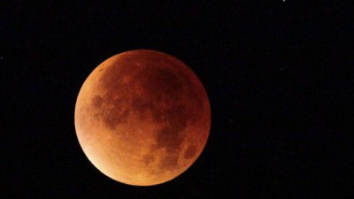 В среду россияне смогут наблюдать Кровавую Луну