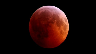 Жители Земли увидят самое продолжительное лунное затмение за 100 лет