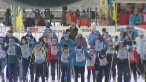 На 33-й по счету старт «Лыжни России» в Петербурге вышли около 27 тыс. человек