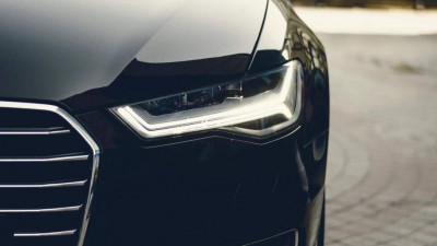 В Петербурге 11 месяцев подряд падают продажи автомобилей