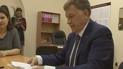 Вячеслав Макаров зарегистрировался в качестве кандидата в депутаты городского парламента