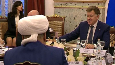 Спикер ЗакСа Макаров обсудил с послом Азербайджана вопросы сотрудничества