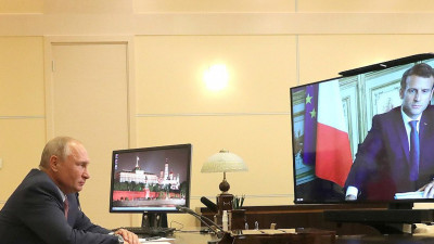 Путин пригласил Макрона в Россию