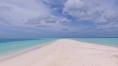 Мальдивы отменяют ПЦР-тесты для туристов, привитых «Спутником V»