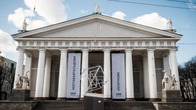 Петербургские медработники смогут бесплатно посещать «Манеж» до конца этого года