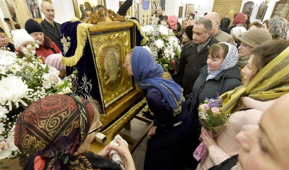 Икона Божией Матери «Умиление» перенесена во Владимирский собор - tvspb.ru