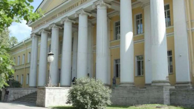 В Мариинской больнице приостановили прием пациентов