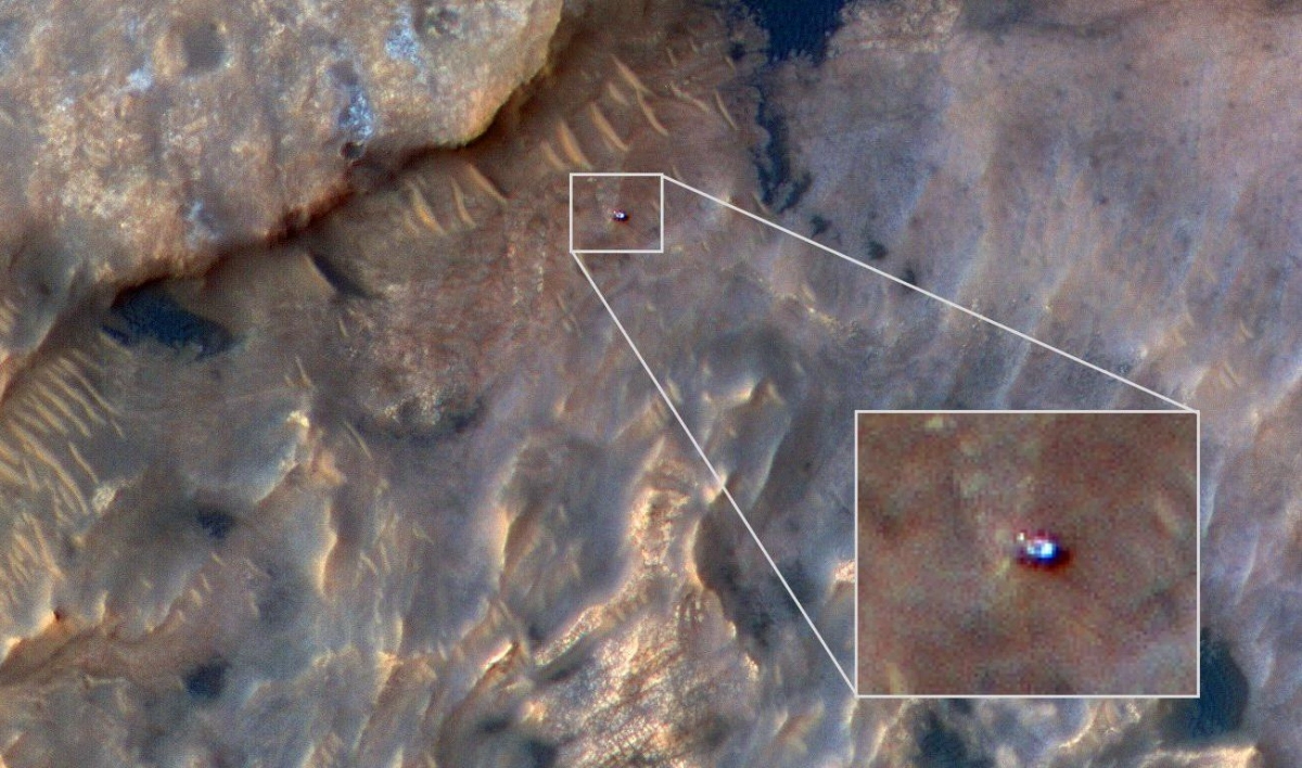 NASA показало снимок марсохода Curiosity, сделаный с орбиты - tvspb.ru