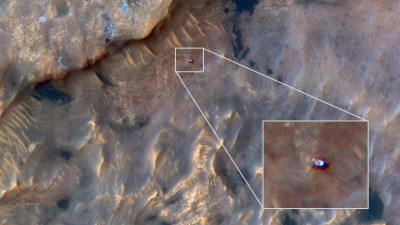 NASA показало снимок марсохода Curiosity, сделаный с орбиты