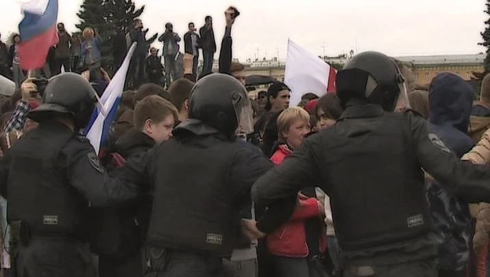 Арестованы 8 участников несанкционированной акции на Марсовом поле, еще 11 человек оштрафованы - tvspb.ru