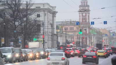 Петербург «покраснел» в канун 8 марта раньше обычного: 8-балльные пробки собрались уже днём
