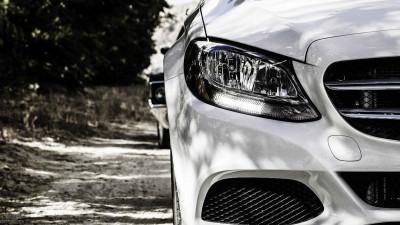 Вслед за упадком производства в Петербурге сократились и продажи автомобилей