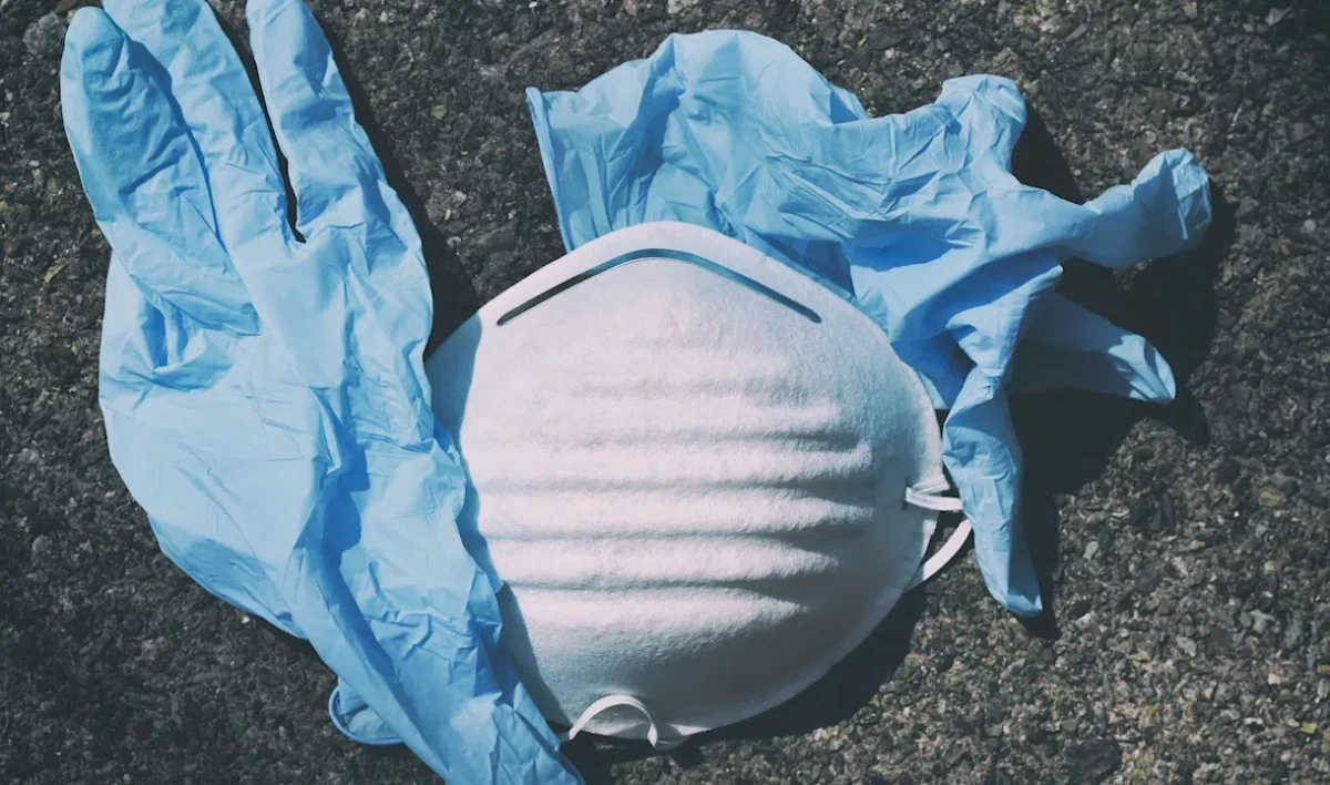 За июль в Петербурге на нарушителей масочного режима в общественном транспорте составлено более 600 актов - tvspb.ru