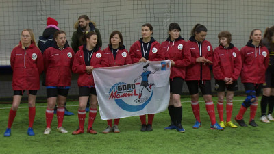 Мамы со всей России приехали в Петербург на 8 марта для игры в футбол