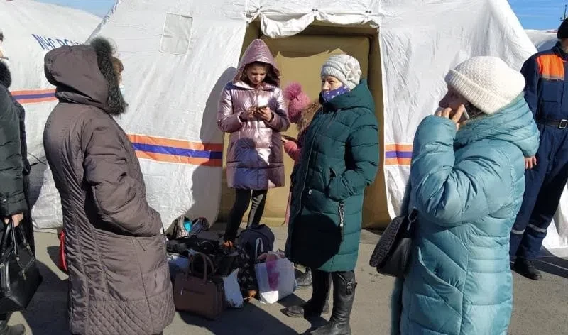 На Варшавской улице начали собирать гуманитарную помощь для беженцев из Донбасса - tvspb.ru