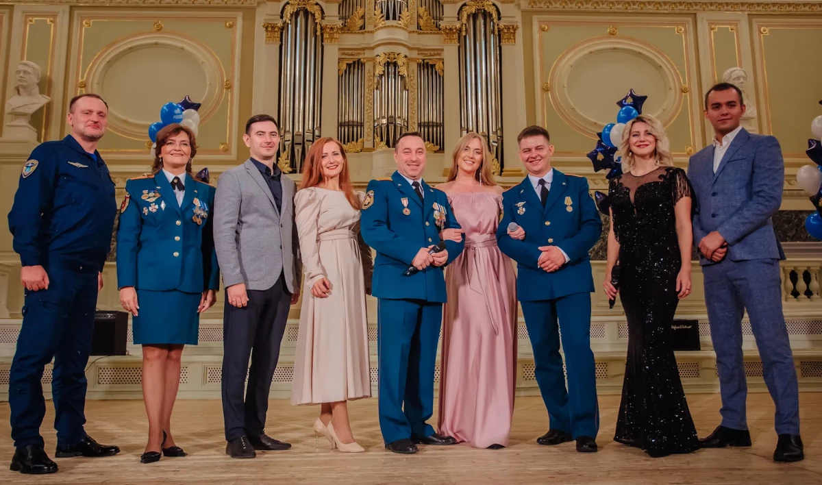 Пожарные и спасатели приняли участие в конкурсе музыкального творчества в Петербурге - tvspb.ru