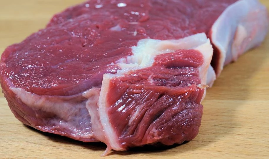 В Петербурге оштрафовали индивидуального предпринимателя за продажу просроченного мяса - tvspb.ru